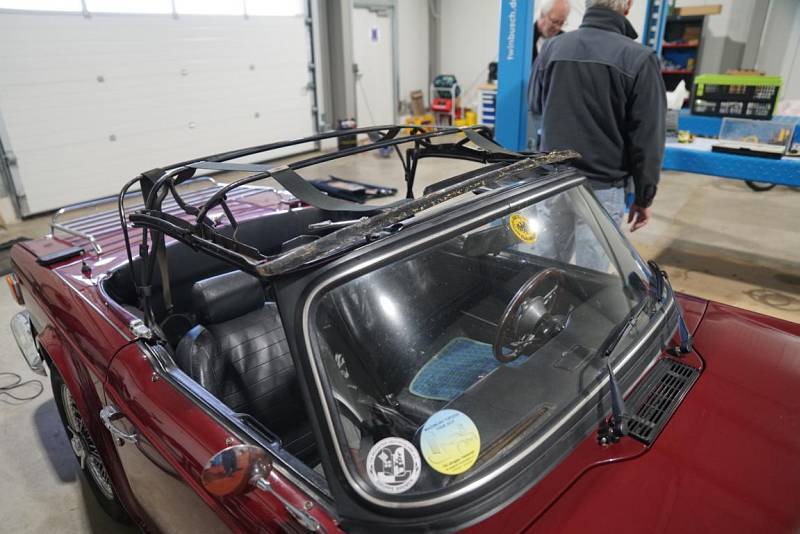 Softtop Workshop am TR6 von Hermi 2022